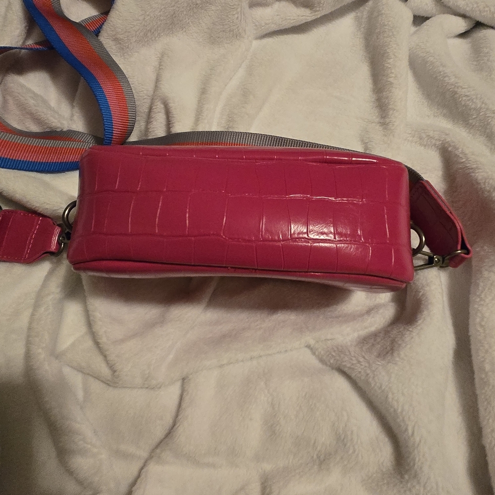 Montana West Bright Pink Croc-Embossed Crossbody with Multicolor Webbed Strap - Picture 4 of 6